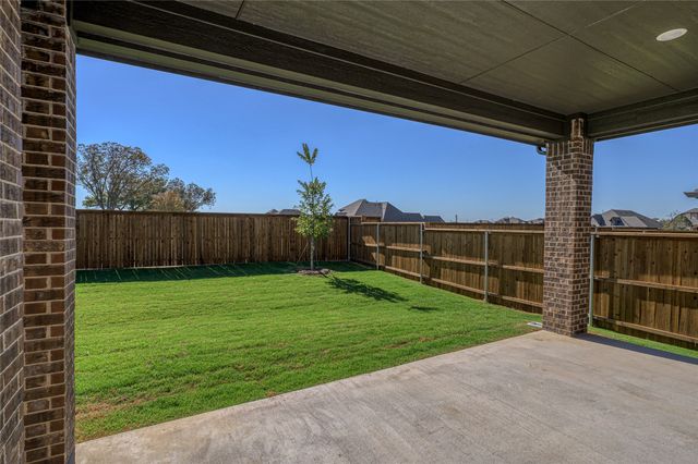 613 Brazos Drive, Van Alstyne, TX 75495