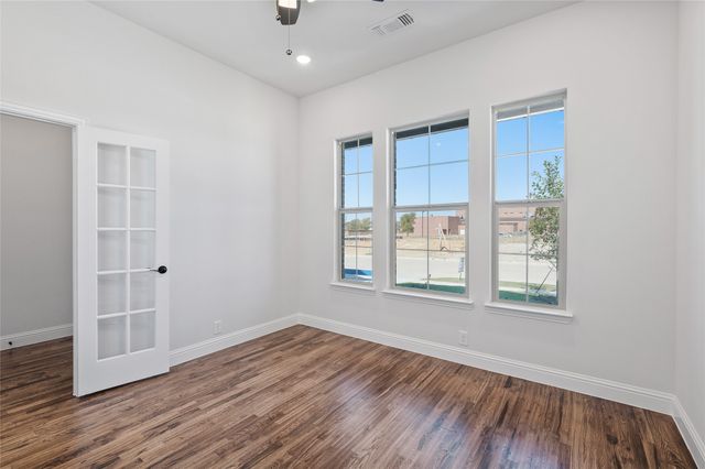 613 Brazos Drive, Van Alstyne, TX 75495