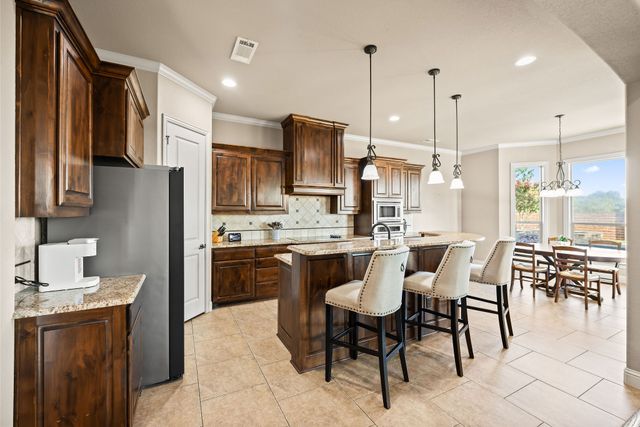 7206 Cattle Barron Court, Midlothian, TX 76065