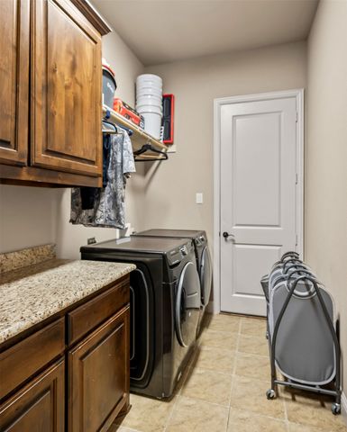 7206 Cattle Barron Court, Midlothian, TX 76065