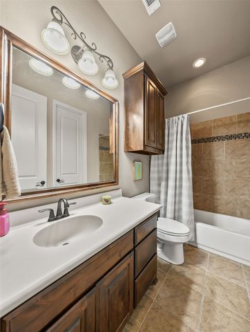 7206 Cattle Barron Court, Midlothian, TX 76065