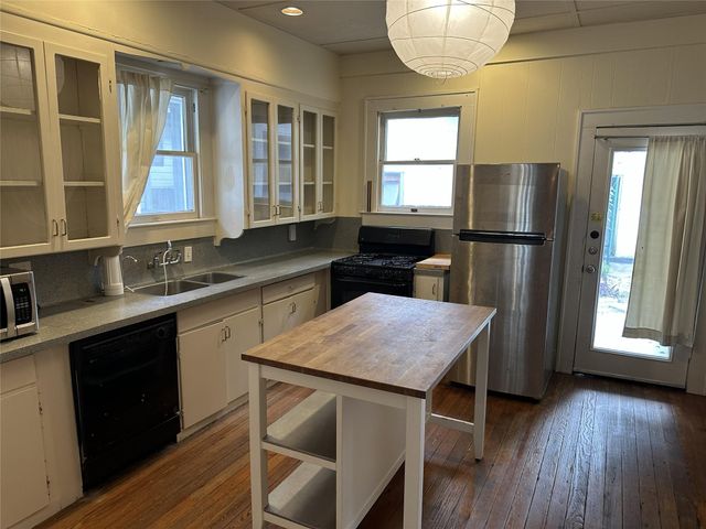 2107 Eva ST, Austin, TX 78704