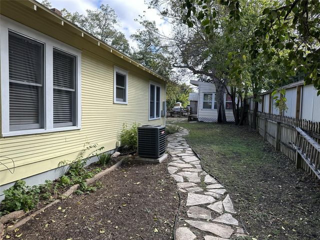 2107 Eva ST, Austin, TX 78704