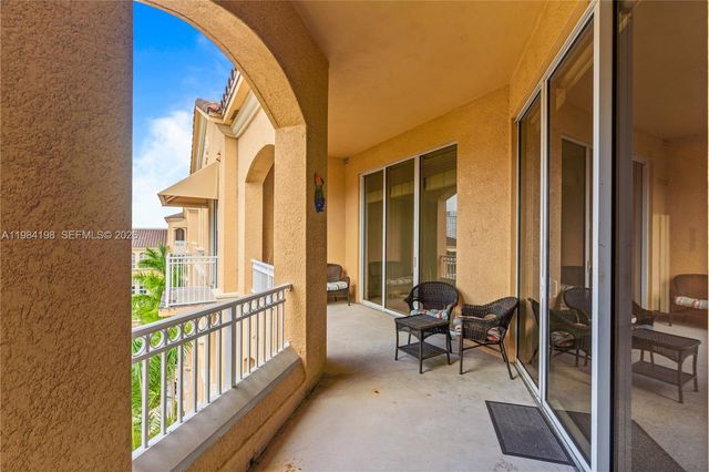 3001 NE 185th Street 716, Aventura, FL 33180