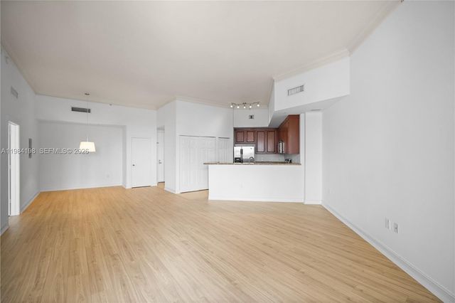 3001 NE 185th Street 716, Aventura, FL 33180