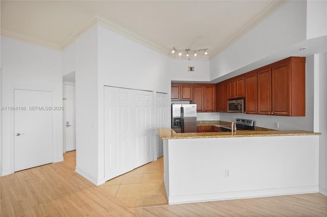 3001 NE 185th Street 716, Aventura, FL 33180