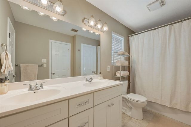 10678 Oak Lake Road, Bryan, TX 77808