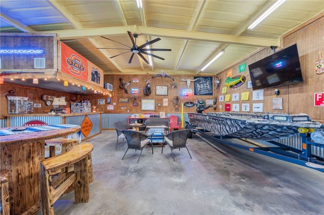 10678 Oak Lake Road, Bryan, TX 77808