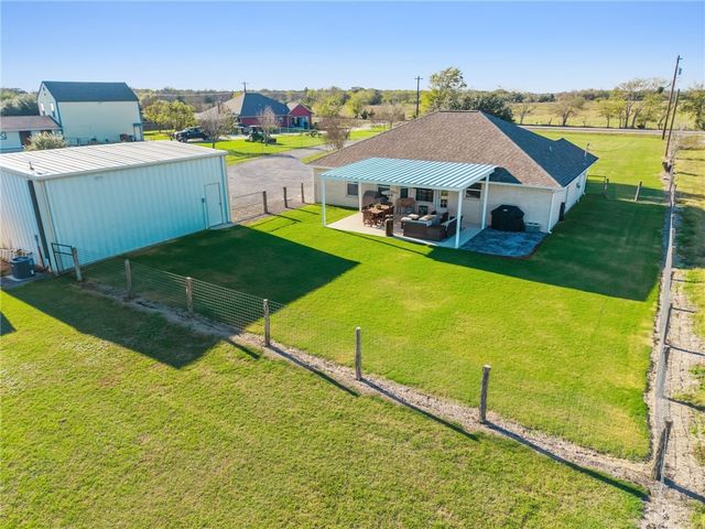 10678 Oak Lake Road, Bryan, TX 77808
