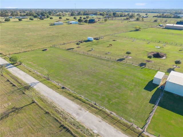 10678 Oak Lake Road, Bryan, TX 77808