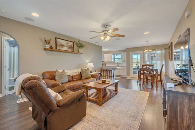 10678 Oak Lake Road, Bryan, TX 77808