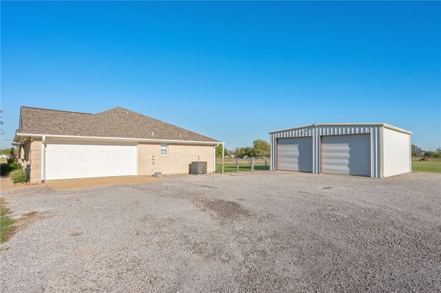 10678 Oak Lake Road, Bryan, TX 77808