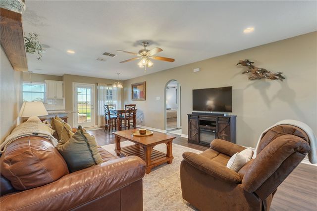 10678 Oak Lake Road, Bryan, TX 77808