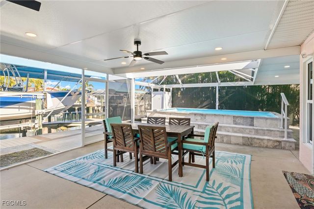 2556 Cay CV, Matlacha, FL 33993