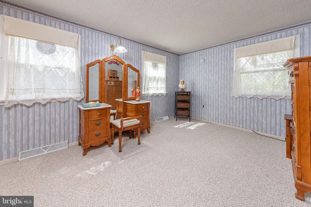 12 N LAKESIDE DR W, Medford, NJ 08055