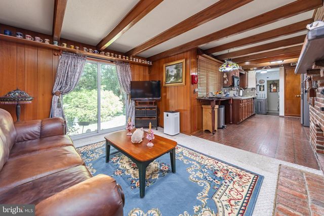 12 N LAKESIDE DR W, Medford, NJ 08055