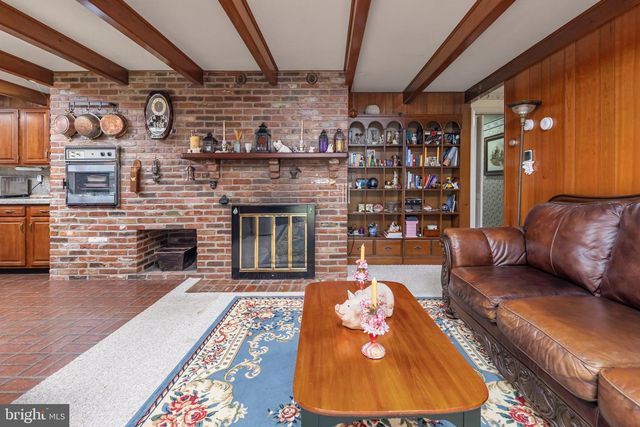 12 N LAKESIDE DR W, Medford, NJ 08055