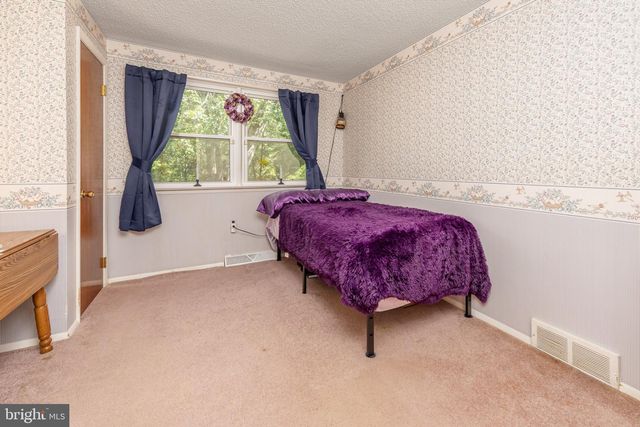 12 N LAKESIDE DR W, Medford, NJ 08055