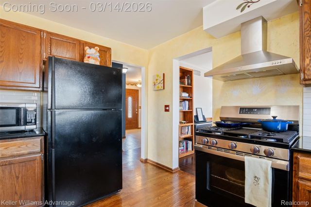 23828 Harvest Drive, Novi, MI 48375