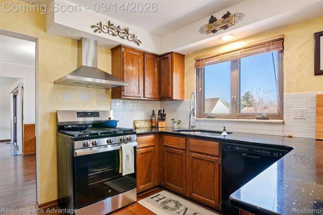 23828 Harvest Drive, Novi, MI 48375