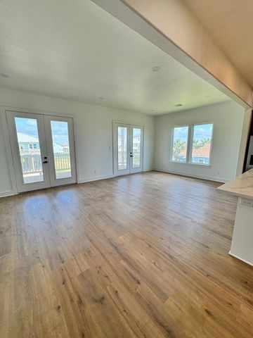 13014 Buccaneer Parkway, Freeport, TX 77541