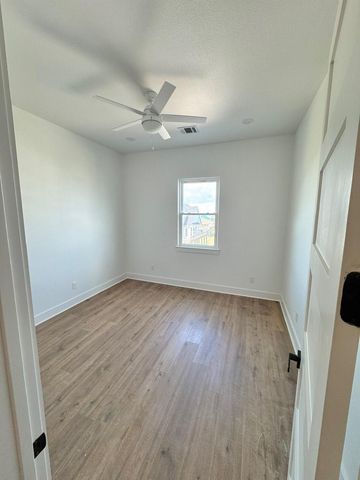 13014 Buccaneer Parkway, Freeport, TX 77541