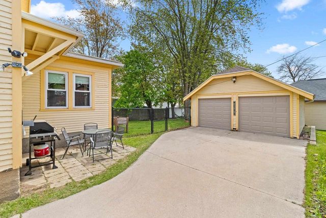 1311 MANILA STREET, Manitowoc, WI 54220