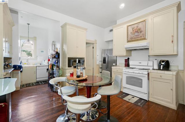 742 B St, Hayward, CA 94541