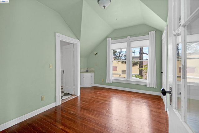 742 B St, Hayward, CA 94541