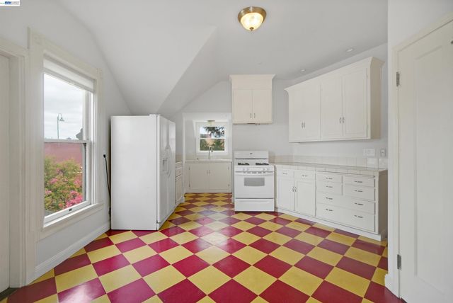 742 B St, Hayward, CA 94541