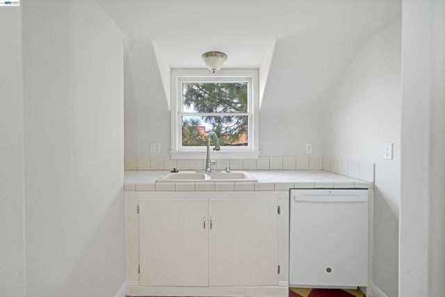 742 B St, Hayward, CA 94541