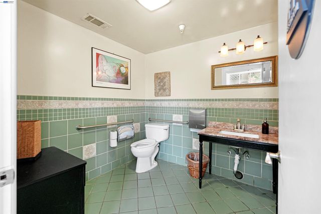 742 B St, Hayward, CA 94541