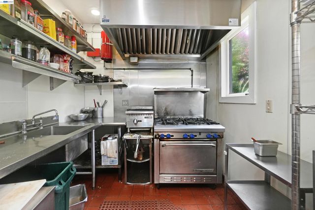 742 B St, Hayward, CA 94541