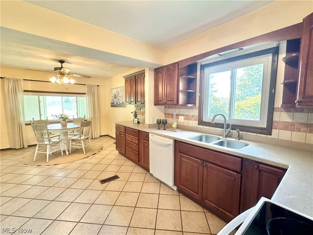 351 Perry Road, Tallmadge, OH 44278