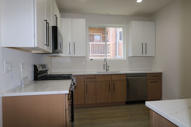 8014 S Yates Boulevard, Chicago, IL 60617