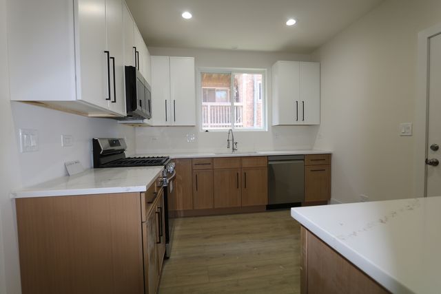 8014 S Yates Boulevard, Chicago, IL 60617