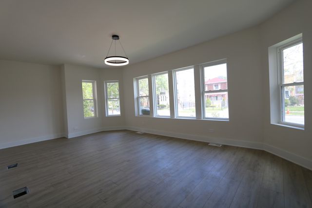 8014 S Yates Boulevard, Chicago, IL 60617