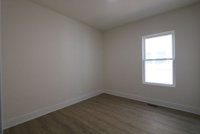 8014 S Yates Boulevard, Chicago, IL 60617