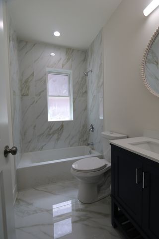 8014 S Yates Boulevard, Chicago, IL 60617