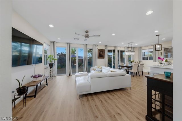 12 Cresta Villa Court, Henderson, NV 89011