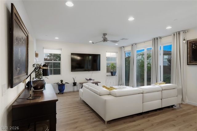 12 Cresta Villa Court, Henderson, NV 89011