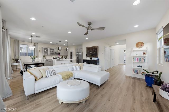 12 Cresta Villa Court, Henderson, NV 89011