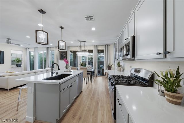 12 Cresta Villa Court, Henderson, NV 89011