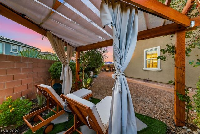 12 Cresta Villa Court, Henderson, NV 89011