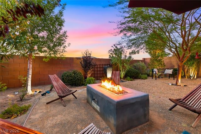 12 Cresta Villa Court, Henderson, NV 89011