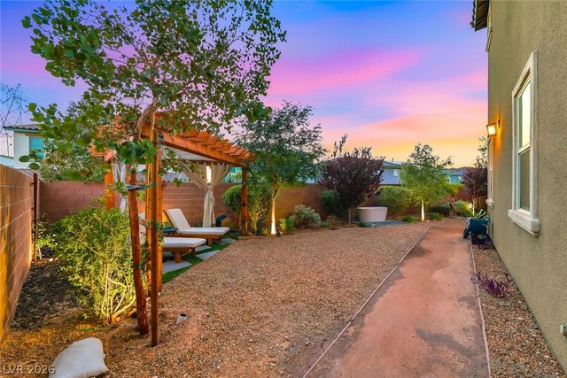 12 Cresta Villa Court, Henderson, NV 89011