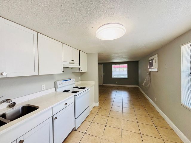 11733 N 12TH STREET E, Tampa, FL 33612