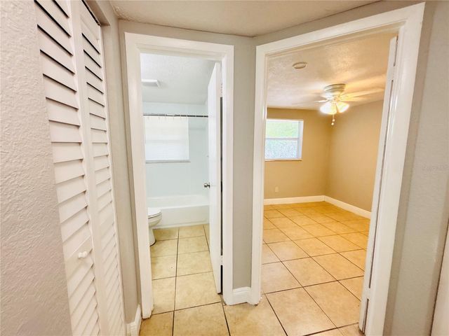 11733 N 12TH STREET E, Tampa, FL 33612