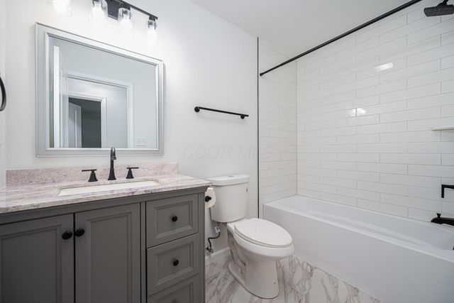 260 Old Coach Place, Canal Winchester, OH 43110