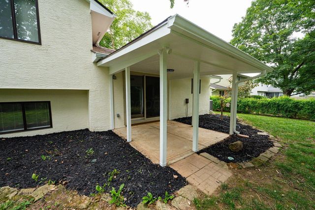 260 Old Coach Place, Canal Winchester, OH 43110